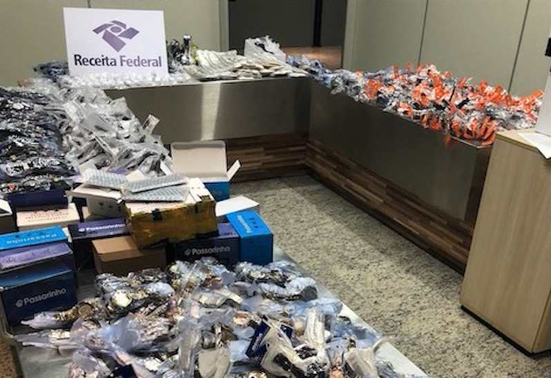 Receita Federal apreende mais de mil relógios no aeroporto de Manaus