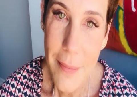 Ex-paquita Andréa Veiga é vítima de golpe no WhatsApp e faz alerta 