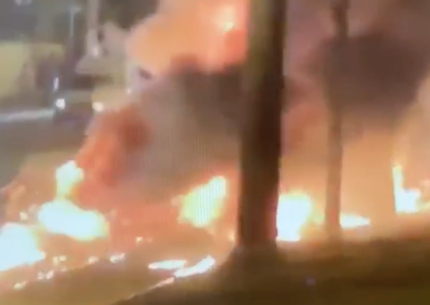 Vídeo: Avião cai e pega fogo São Paulo; piloto morreu