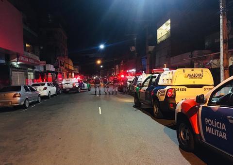 Polícia tenta negociação com criminosos que fazem idosos reféns em Manaus