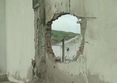 Grupo explode muro de penitenciária e resgata 27 detentos em fuga cinematográfica