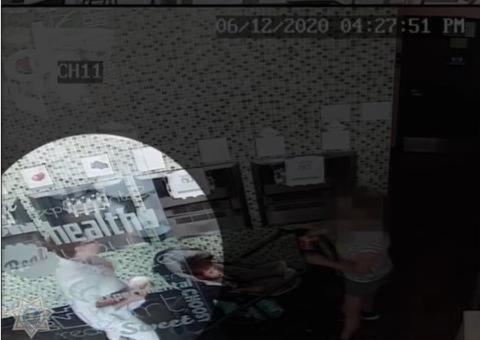 Vídeo mostra professora tossindo propositalmente em bebê