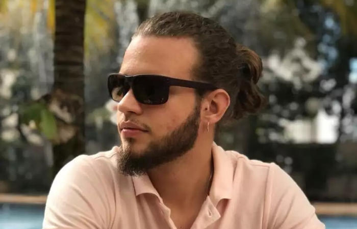 Estudante picado por cobra naja acorda de coma 