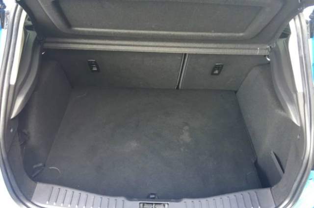 Motorista de app é mantido em porta-malas por duas horas durante assalto em Manaus 