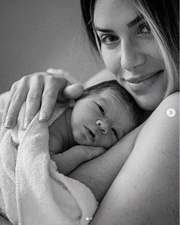Giovanna Ewbank mostra rostinho do filho recém-nascido, Zyan