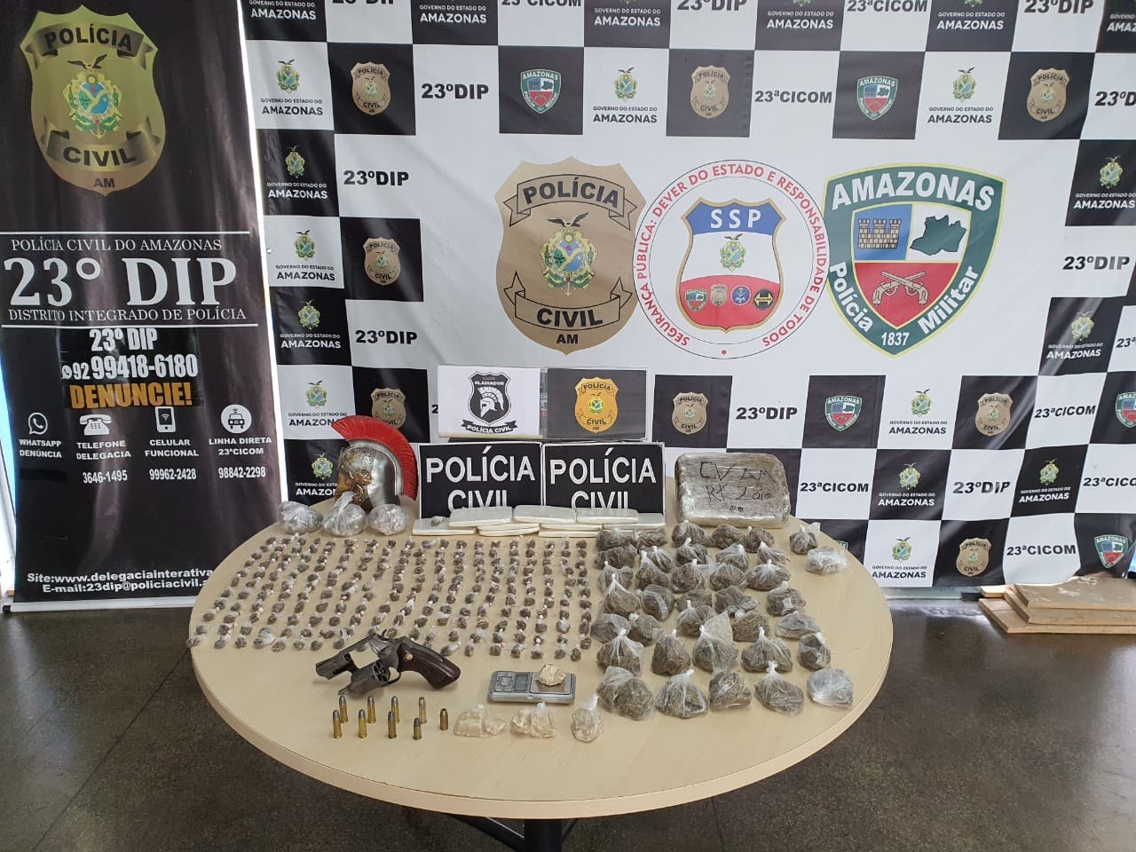 Polícia prende homem suspeito de fornecer drogas no bairro Parque Dez 