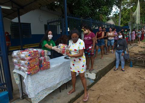 Mais de 242 mil alunos receberam kits do ‘Hora da Merenda’ em Manaus 