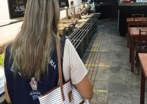 Restaurantes passam por fiscalização no Centro de Manaus 