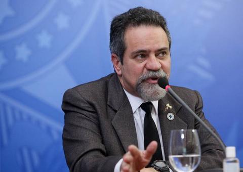 Secretário da Saúde, Élcio Franco expulsa garçom durante reunião