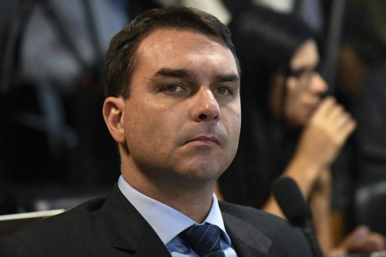 PEC da 2ª instância no Congresso livra Lula, mas ameaça Flávio Bolsonaro