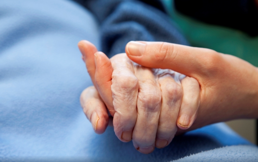 Idoso de 74 anos despenca do 8º andar de prédio