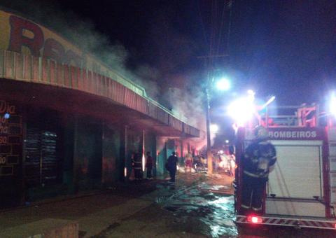 Distribuidora de bebidas é devastada por incêndio no Amazonas