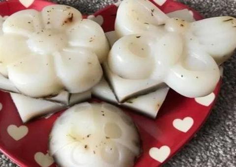 Mulher cria sabonete de leite materno e produto viraliza na web