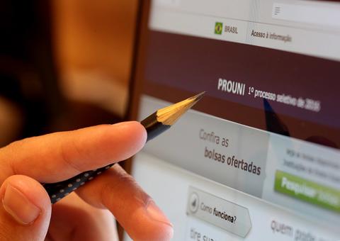 Prouni anuncia período de inscrições e número de vagas para universidades particulares