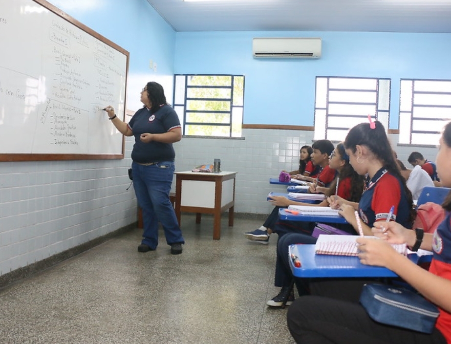 Pesquisa mostra que pais apoiam volta às aulas com sistema híbrido no Amazonas