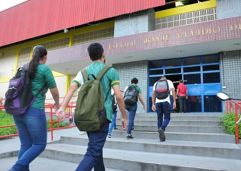 Sindicato quer adiar por mais 30 dias volta às aulas no Amazonas 