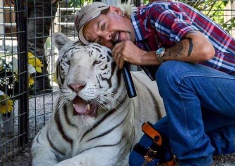 Restos mortais são encontrados em poço de jacaré de Joe Exotic