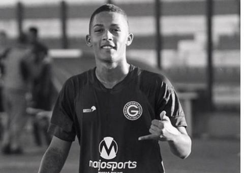 Jogador de futebol morre em grave acidente de trânsito
