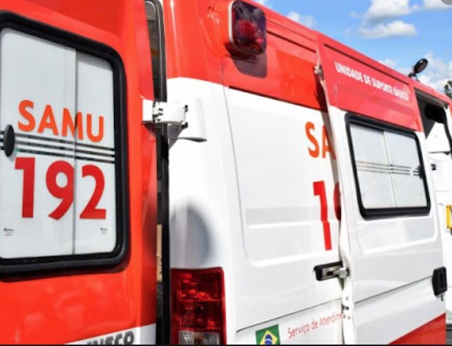 Homem desmaia sobre telhado de casa em Manaus ao receber choque elétrico 