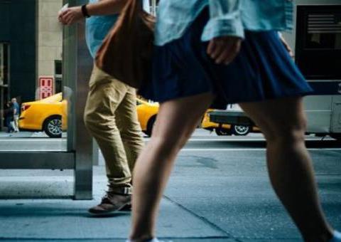 Homem é preso suspeito de filmar partes íntimas de mulheres; câmera estava em local inusitado