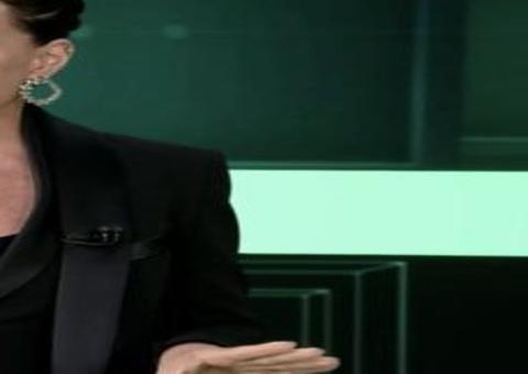 Carolina Ferraz estreia no Domingo Espetacular e web reage