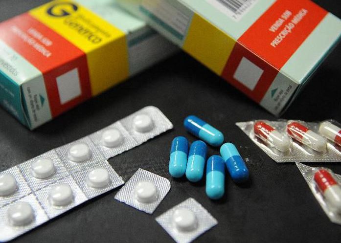Governo zera tarifas de 34 medicamentos usados no combate à covid-19