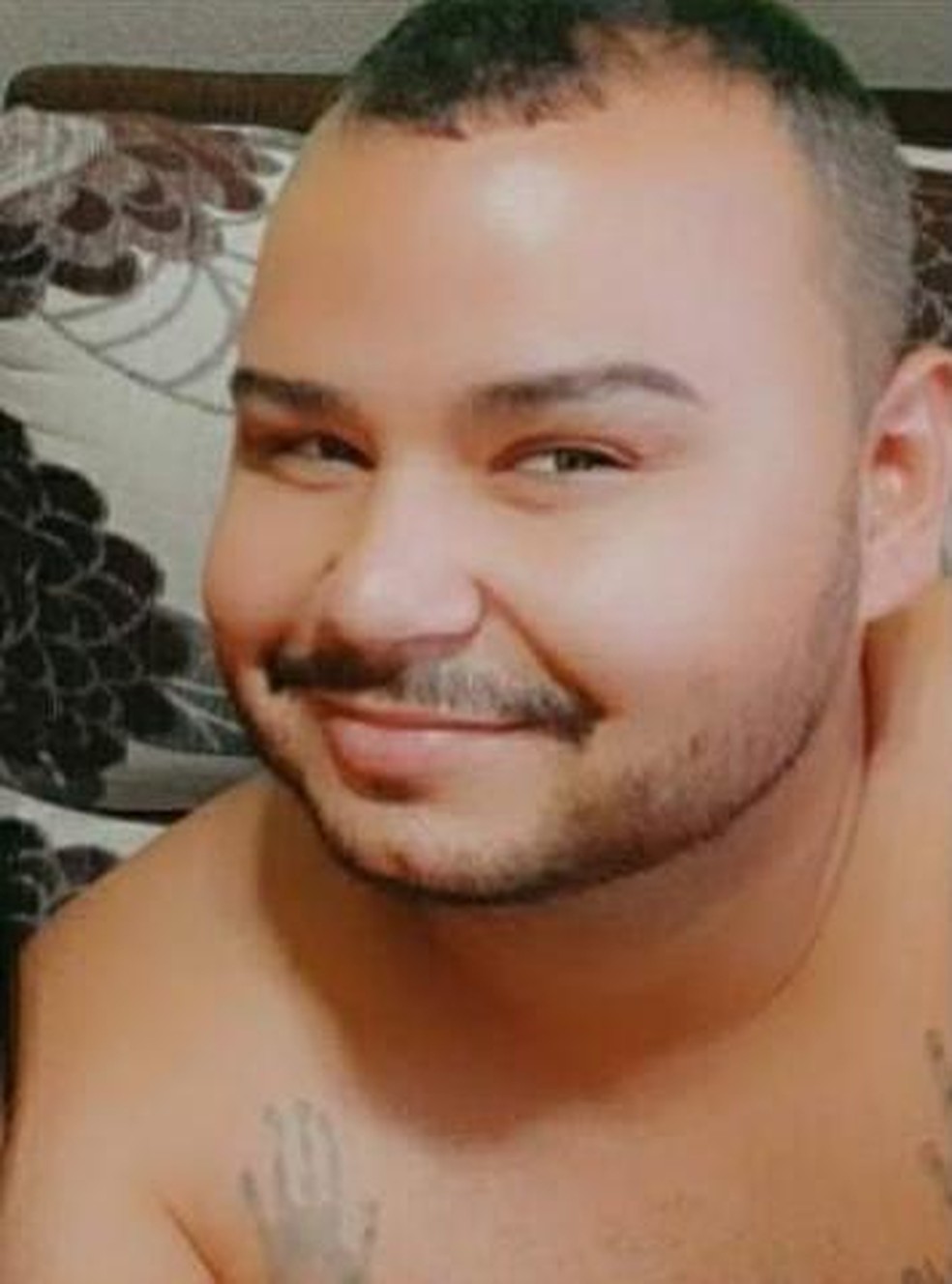 Instrutor de tiros morre após disparo acidental no dia do seu aniversário