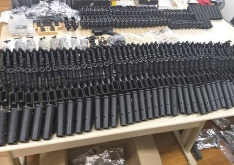 Armas apreendidas em favelas podem ter sido vendidas por suspeito de matar Marielle Franco