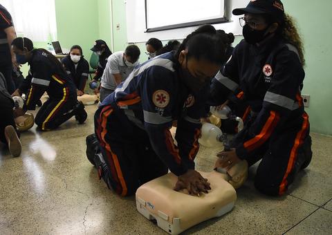 Pessoal de saúde do hospital de campanha é remanejado para Samu