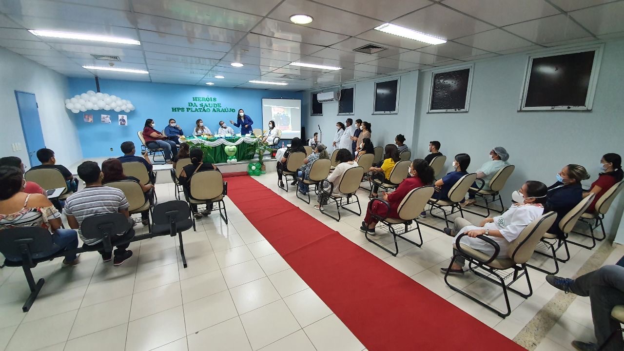 Platão Araújo faz homenagem a profissionais que atuaram no combate à Covid-19