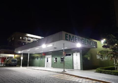 Pistoleiros misteriosos deixam adolescente baleado em Manaus