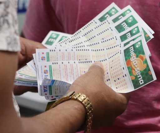 Mega-Sena paga R$ 20 milhões para quem acertar as seis dezenas hoje