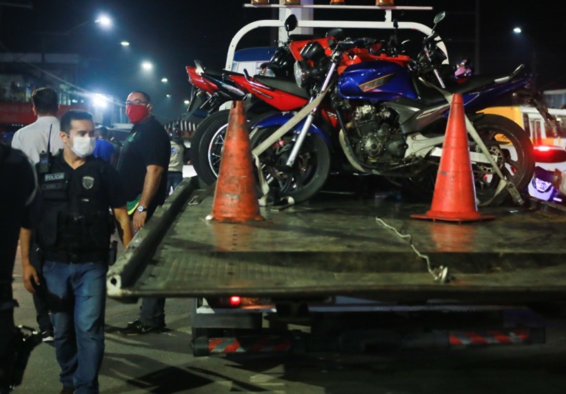 Em noite de FLAxFLU, polícia fecha bares e prende duas pessoas em Manaus 