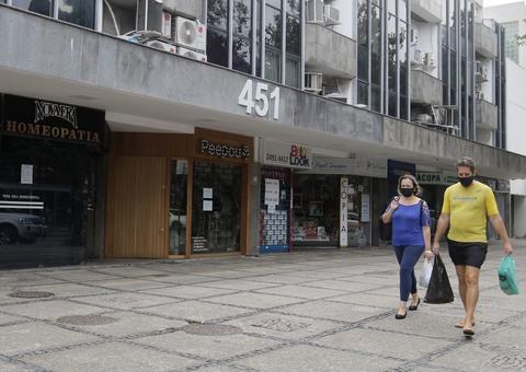 Pandemia fecha 39,4% das empresas paralisadas, diz IBGE