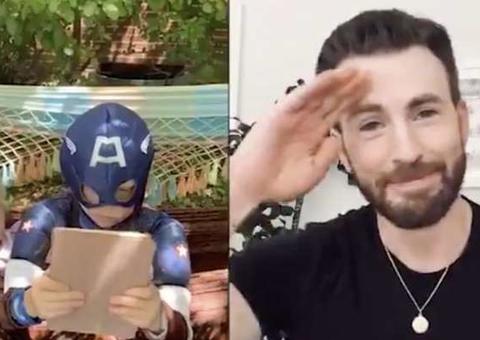 Chris Evans dá escudo do Capitão América para menino que salvou irmã