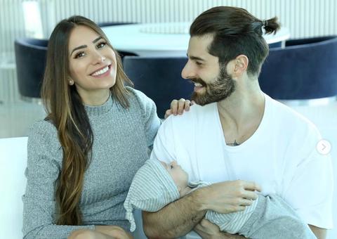 Romana Novais bate boca com internauta após ser acusada de ‘programar’ gravidez