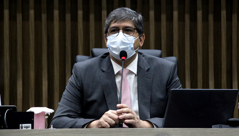 Presidente da Câmara de Manaus passa por cirurgia após engolir espinha de peixe