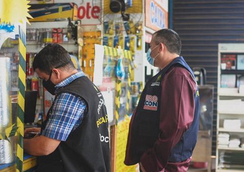 Mais 12 lojas são flagradas vendendo tijolo e cimento com preços abusivos em Manaus 
