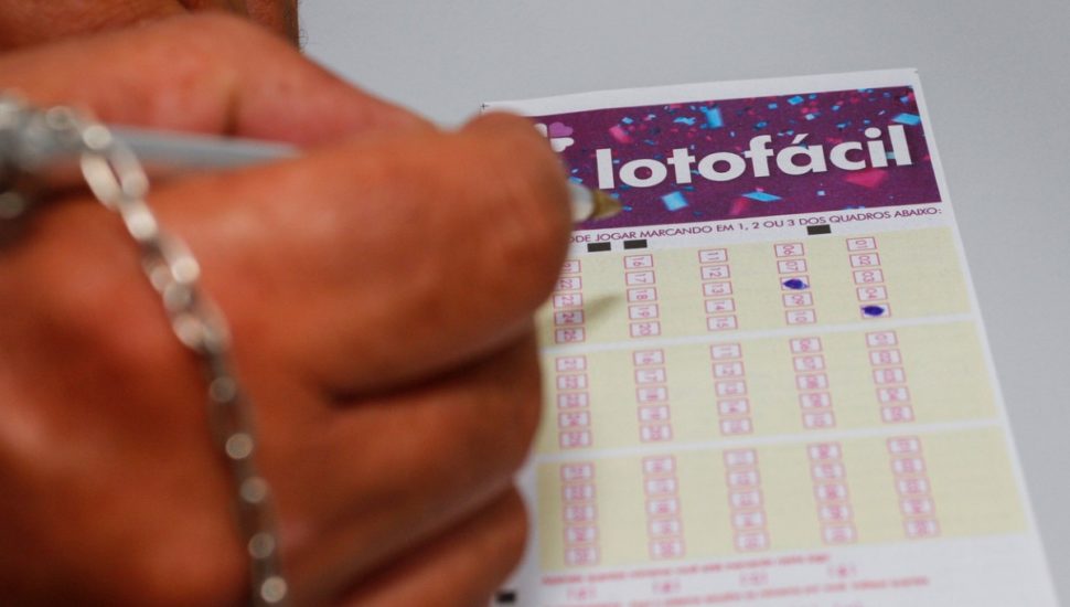 Aposta de Manaus ganha quase R$ 1 milhão na Lotofácil; veja números sorteados  