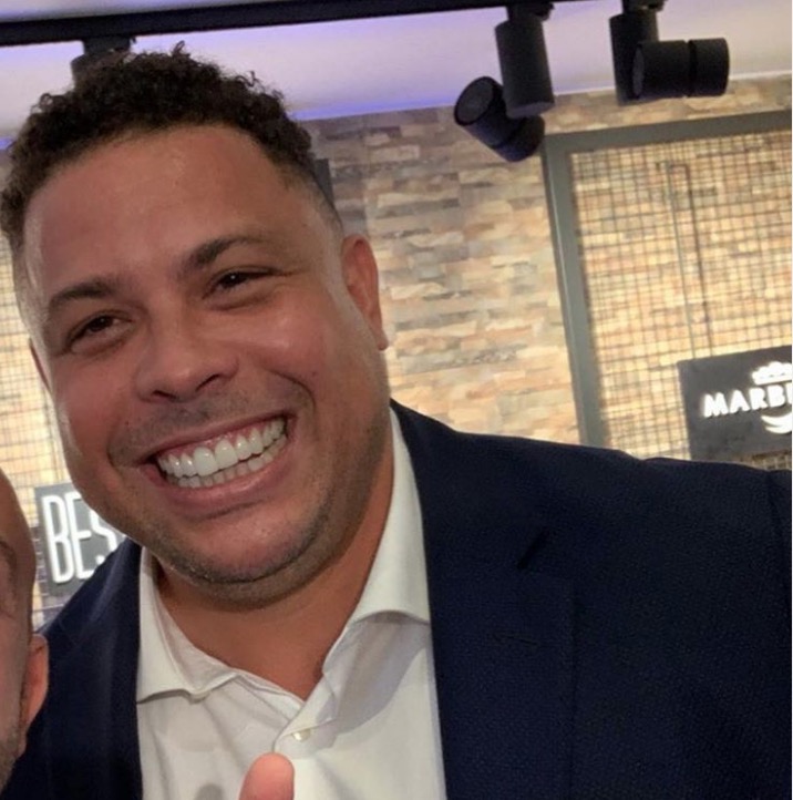 Ronaldo Fenômeno abaixa preço e vende mansão por 16 milhões; veja fotos