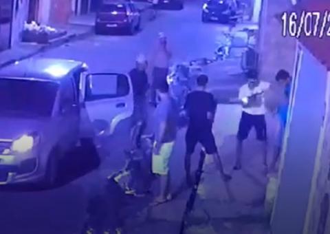 Vídeo flagra bandidos armados fazendo arrastão em rua de Manaus