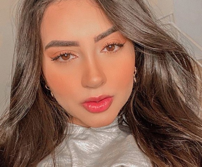 Durante live, funkeira Tainá Costa se revolta com MC Kevin após comentários indiscretos 