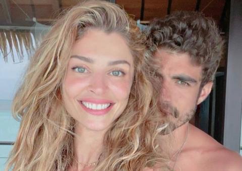 Caio Castro e Grazi Massafera pegam estrada em moto luxuosa e esbanjam estilo