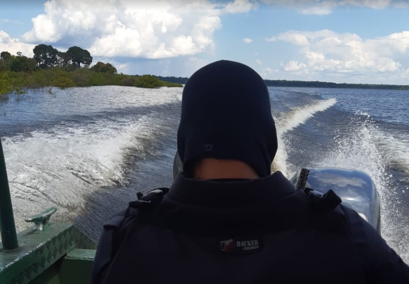 ‘Piratas de rio’ têm embarcação, armas e munições apreendidas no Amazonas