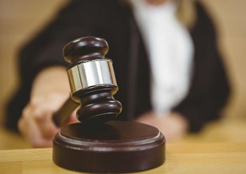 Pai é impedido de visitar filha por frequentar festas durante pandemia