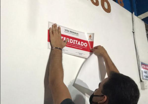 Flutuante e bar são interditados após fiscalização em Manaus