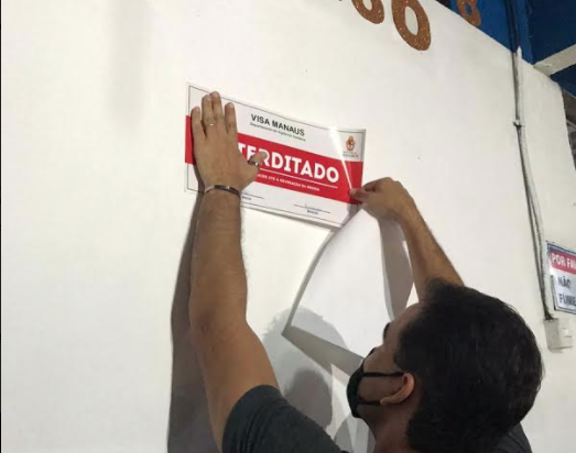 Flutuante e bar são interditados após fiscalização em Manaus