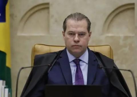 Presidente do STF, Toffoli bate a cabeça em queda e é levado ao hospital