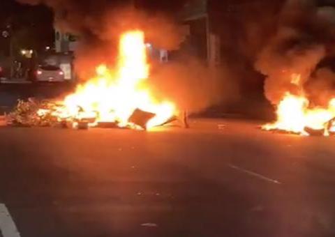 Moradores ateiam fogo em protesto por falta de energia na zona Leste 
