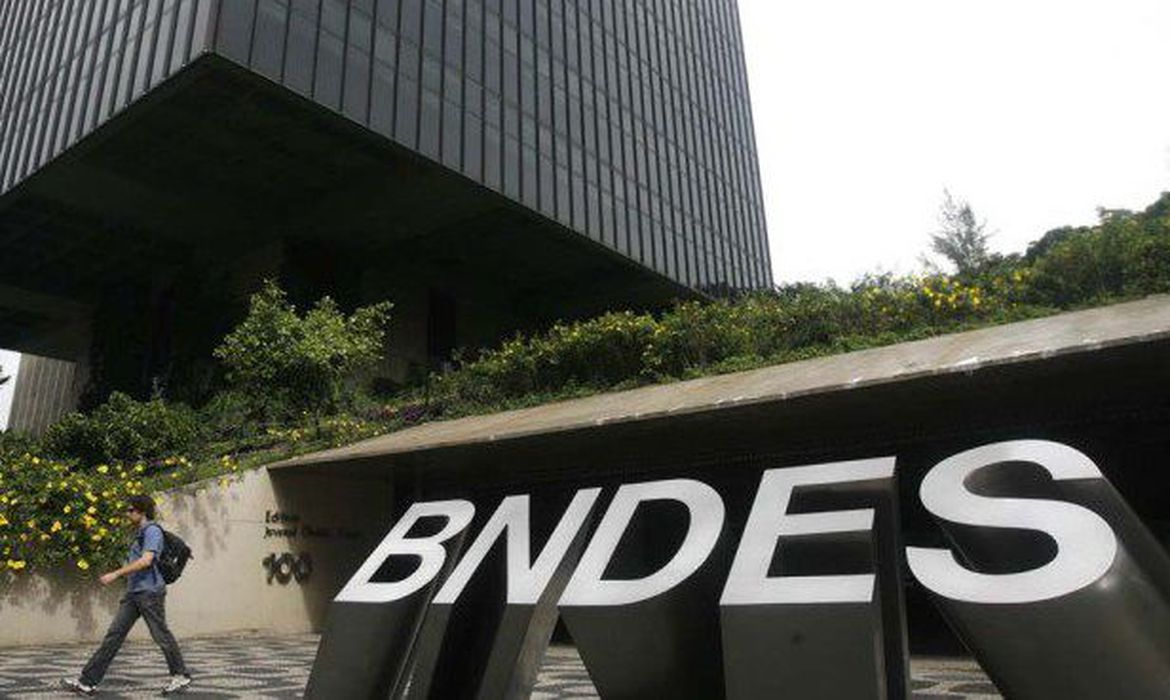BNDES lança plano de estímulo à aposentadoria